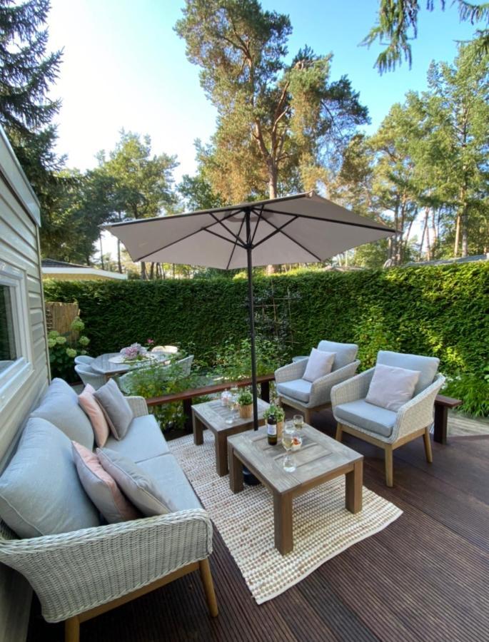 Luxe Chalet Met Prachtig Terras Op De Veluwe , Veel Privacy 헨덜루 외부 사진